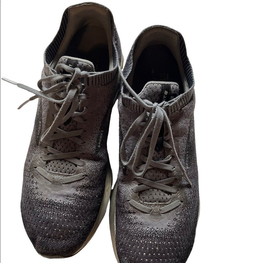 Sneakers Brooks Levitate Sz 12.5M  Mens  DNA/AMP Flyknit sneakers